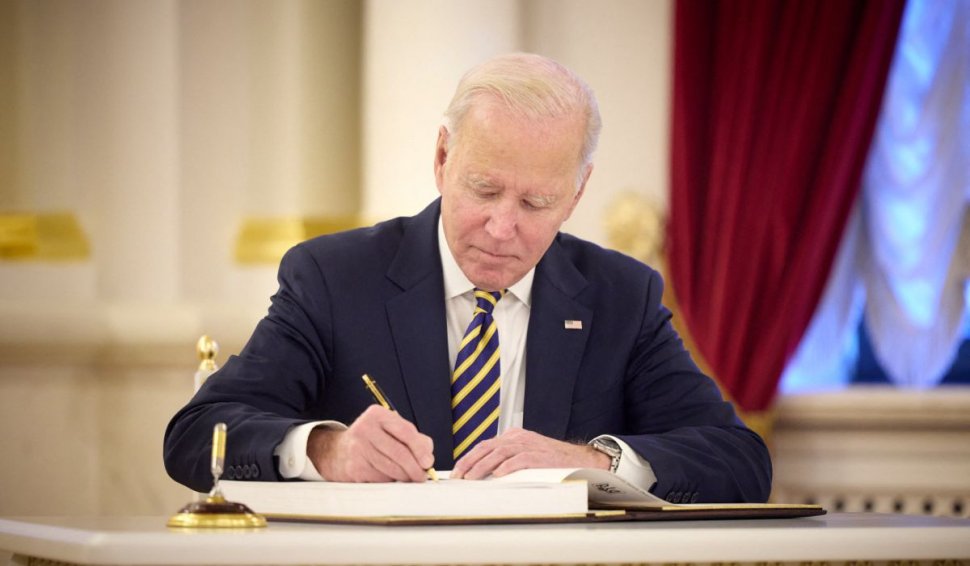 Joe Biden, atacat la Washington după vizita-surpriză în Ucraina