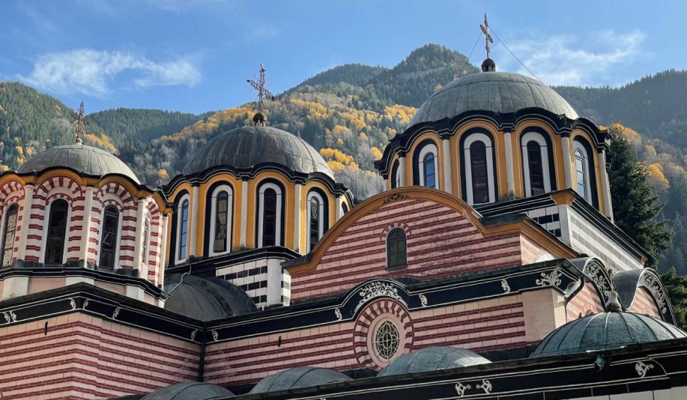 Patrimoniu UNESCO în Bulgaria | Mănăstirea Rila, cea mai mare şi cunoscută mănăstire ortodoxă din Bulgaria