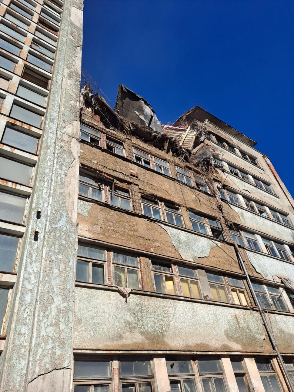 Acoperiș prăbușit parțial la Sanatoriul Marila din Oravița. Peste 60 de pacienți cu TBC și bolnavi cronic au fost evacuați 818510