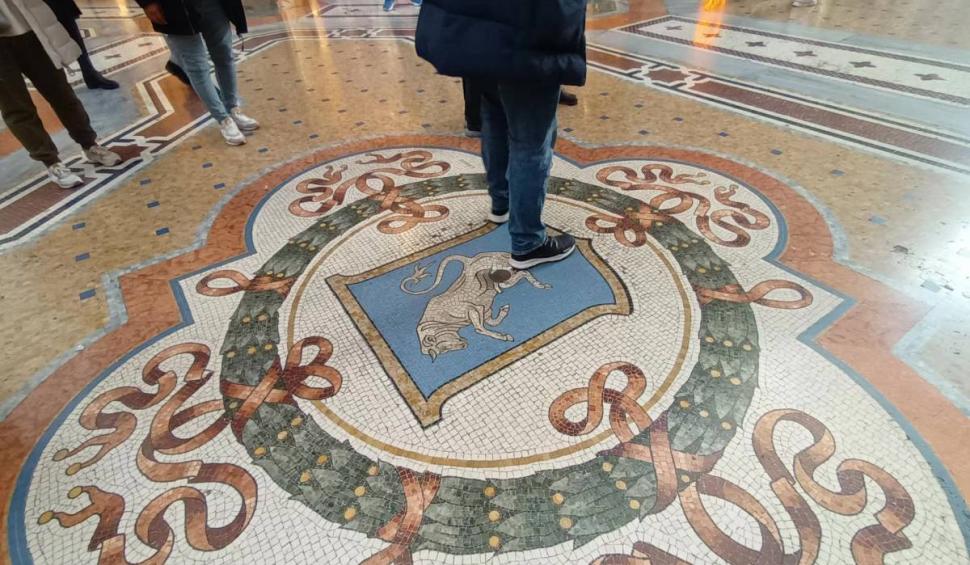 Locul în care trebuie să calci, pentru a avea noroc tot anul, dacă ajungi la Milano 818460