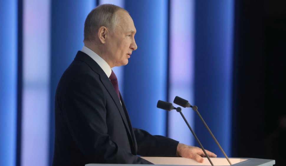 Vladimir Putin a anunţat că Rusia îşi suspendă participarea în ultimul tratat nuclear rămas în vigoare