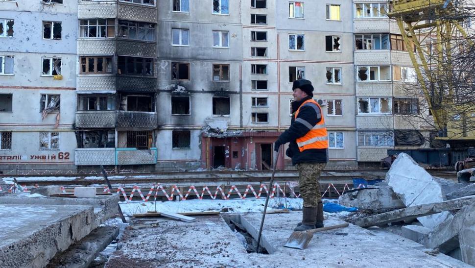 Drama oamenilor din Harkov, oraşul care supravieţuieşte sub ploaia de rachete: "Este înfricoşător, dar sper că vom câştiga" 819137