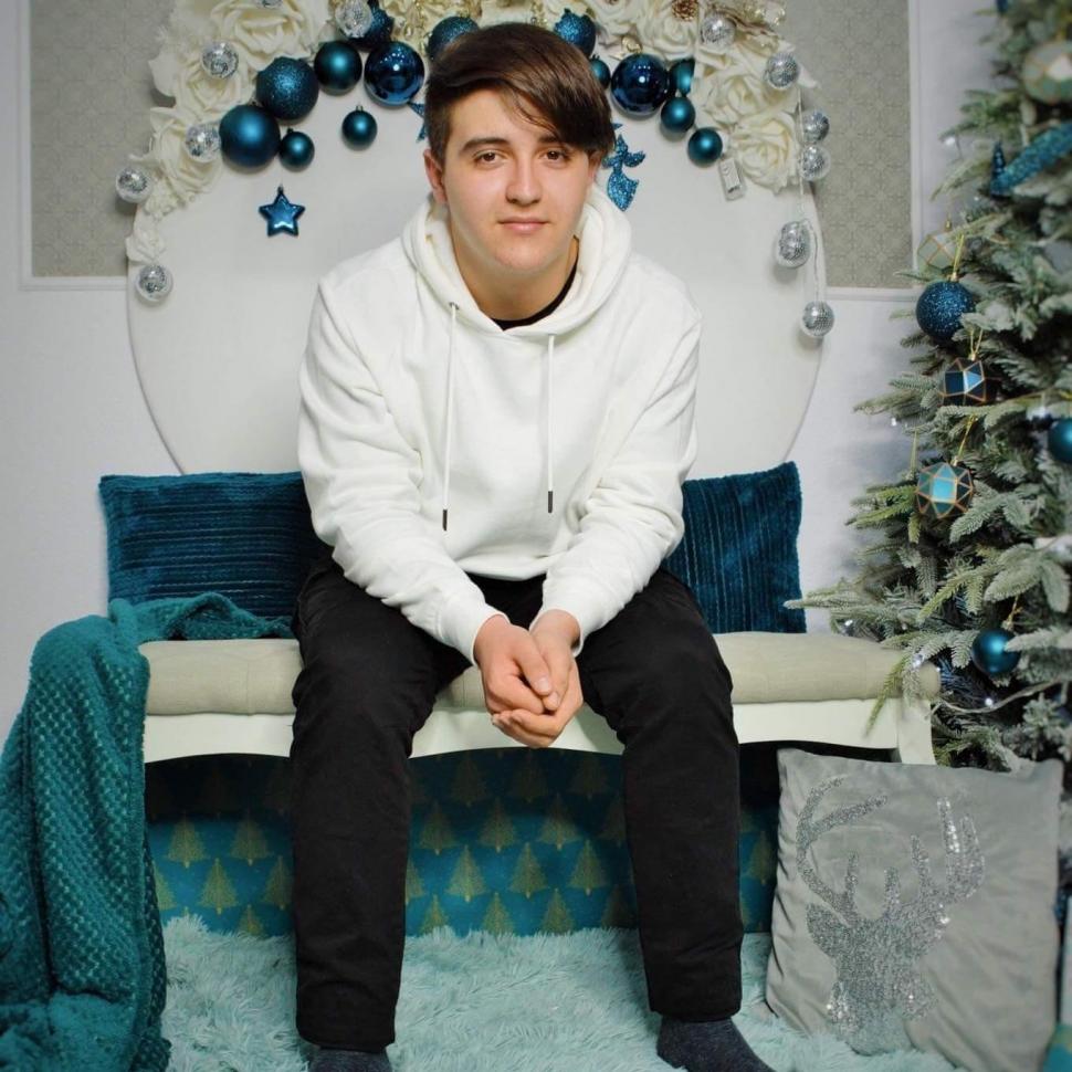 Filmul accidentului din Pasajul Michelangelo din Timişoara în care au murit Dănuţ, un geniu al roboticii, şi Iulia, o tânără de 20 de ani 818937