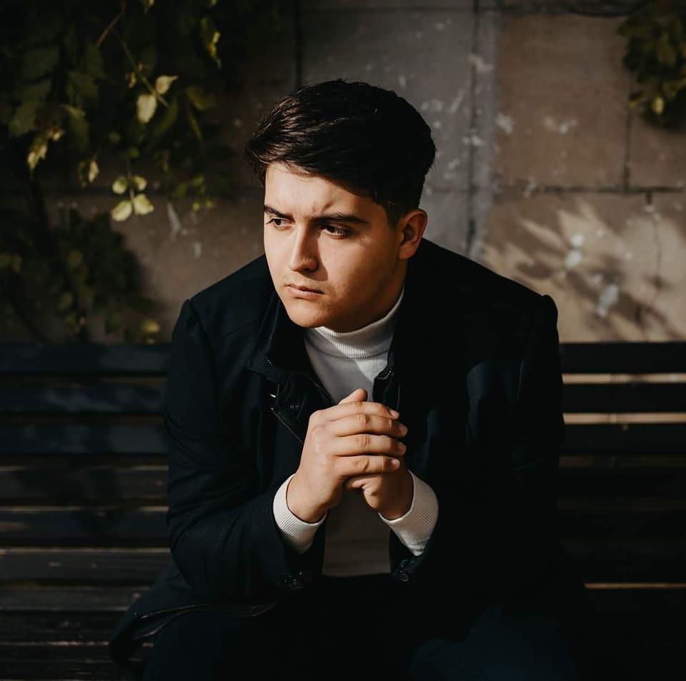 Filmul accidentului din Pasajul Michelangelo din Timişoara în care au murit Dănuţ, un geniu al roboticii, şi Iulia, o tânără de 20 de ani 818939