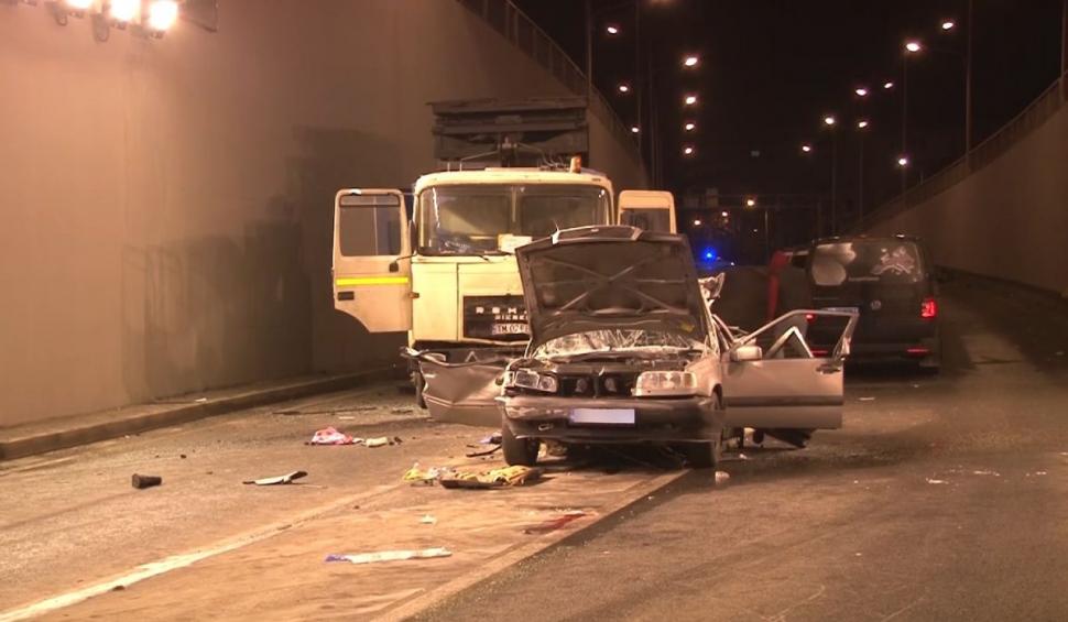 Filmul accidentului din Pasajul Michelangelo din Timişoara în care au murit Dănuţ, un geniu al roboticii, şi Iulia, o tânără de 20 de ani 818941