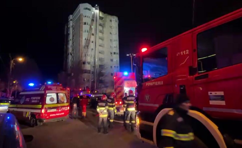 Incendiu puternic la mansarda unui bloc cu 10 etaje din Constanța 819148