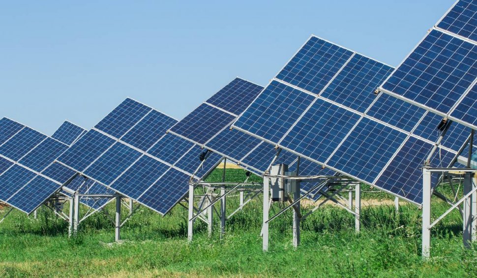 Cel mai mare parc fotovoltaic din Europa va fi construit în Arad. Ce capacitate va avea
