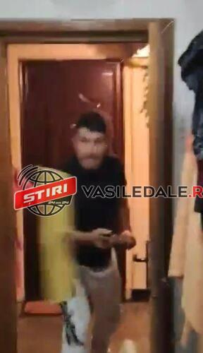 Bărbat cu dizabilități și copiii săi, atacați în propriul apartament din Baia Mare cu lopata 819668