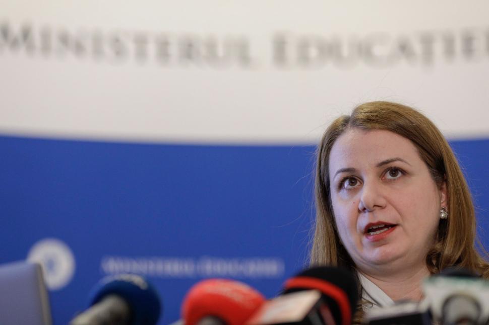 Ministrul Educaţiei anunţă schimbări pentru elevi şi părinţi | ”Examenul de Bacalaureat se va plia pe fiecare profil liceal” 819770