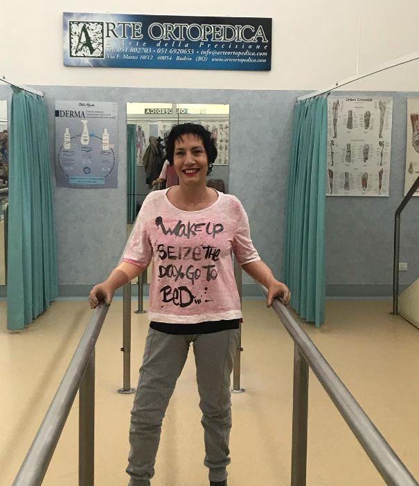 O femeie cere daune după ce i s-au amputat din greșeală mâinile și picioarele. "Nevoia de a avea despăgubiri nu este un capriciu" 820071