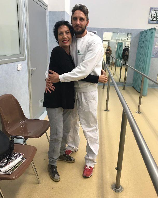 O femeie cere daune după ce i s-au amputat din greșeală mâinile și picioarele. "Nevoia de a avea despăgubiri nu este un capriciu" 820072