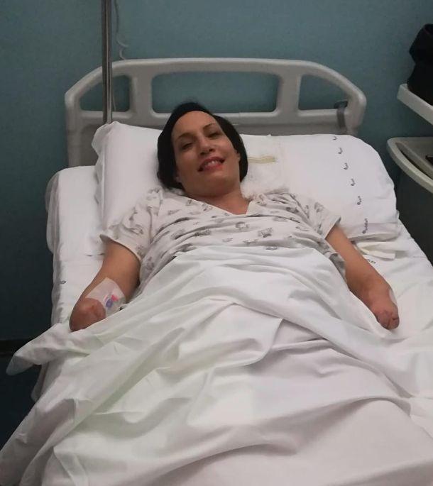 O femeie cere daune după ce i s-au amputat din greșeală mâinile și picioarele. "Nevoia de a avea despăgubiri nu este un capriciu" 820073