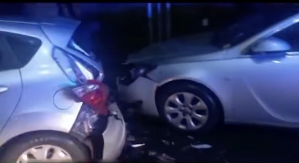 Doi bărbați beți au lovit cu o mașină trei autoturisme parcate în București. Jandarmii i-au prins când voiau să fugă 820009