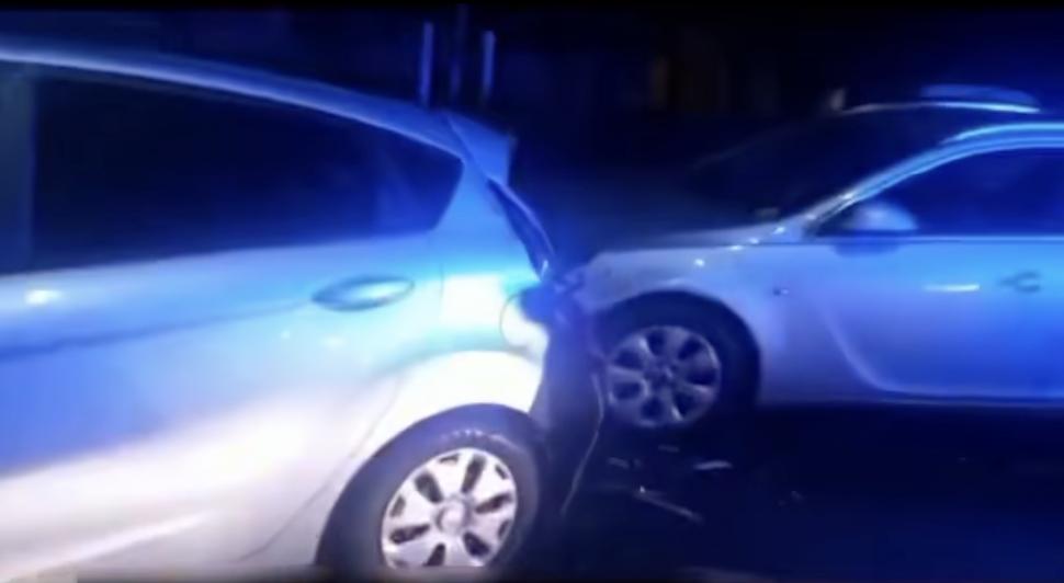 Doi bărbați beți au lovit cu o mașină trei autoturisme parcate în București. Jandarmii i-au prins când voiau să fugă 820016