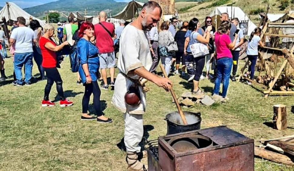 Măgura Uroiului, locul unde se mai întâlnesc și azi dacii cu romanii 819943