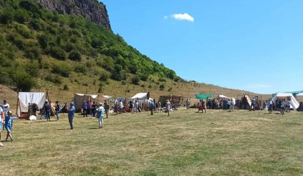 Măgura Uroiului, locul unde se mai întâlnesc și azi dacii cu romanii 819981