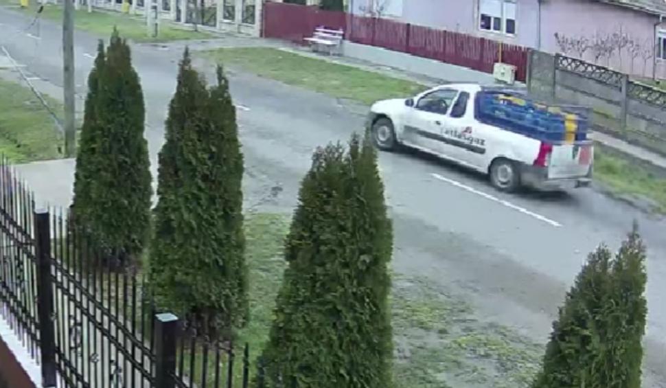 Momentul în care 14 butelii cu gaz explodează după ce o autoutilitară se izbeşte de o casă, în Satu Mare  820088