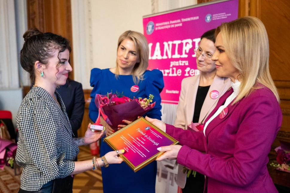 Gabriela Firea, mesaj de 1 Martie: "Femeile sunt de neprețuit!" 820251