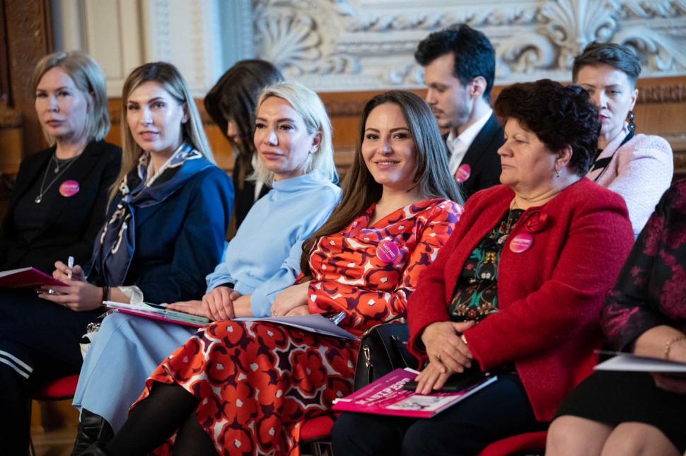 Gabriela Firea, mesaj de 1 Martie: "Femeile sunt de neprețuit!" 820258