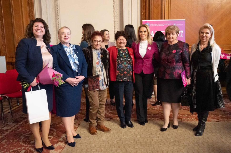 Gabriela Firea, mesaj de 1 Martie: "Femeile sunt de neprețuit!" 820259