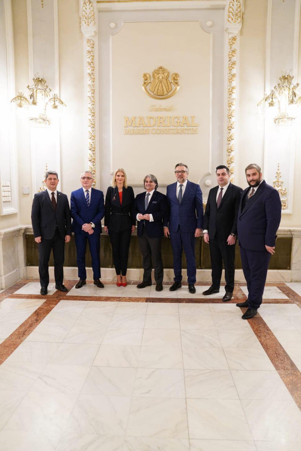 Ministrul Culturii, la aniversarea de 60 de ani a Corului Madrigal: ”Concertul de gală, prilej pentru o nouă călătorie în timp” 820325