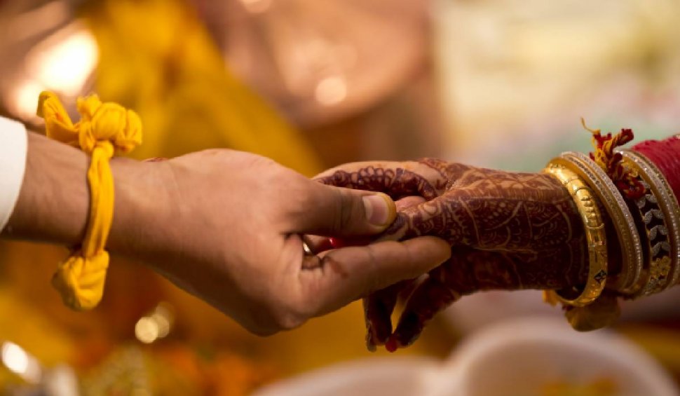 O mireasă din India a fost înlocuită de sora sa la nuntă, după ce a murit în timpul ceremoniei