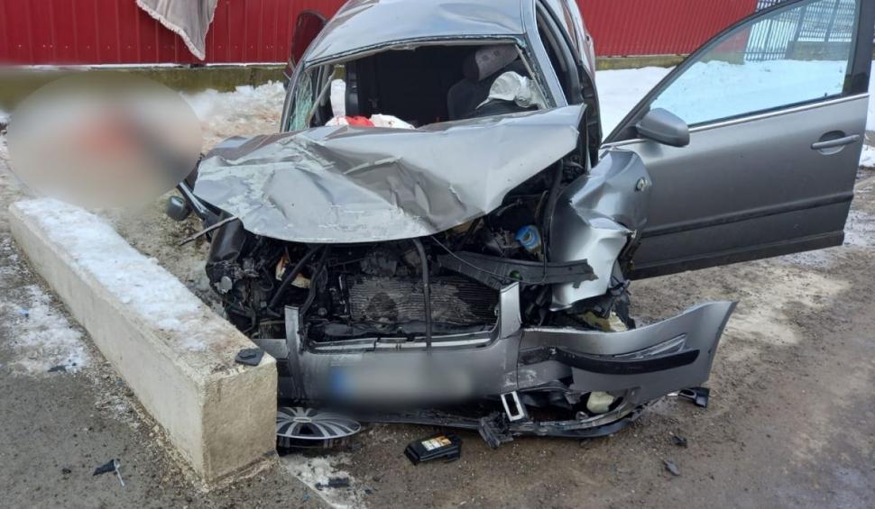 Un tânăr din Suceava, cu permis de conducere de numai o zi, şi-a băgat în spital cinci colegi 820234