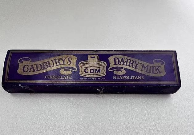 Parchetul din casa unei femei ascundea o "comoară": "Are 100 de ani!” 820705