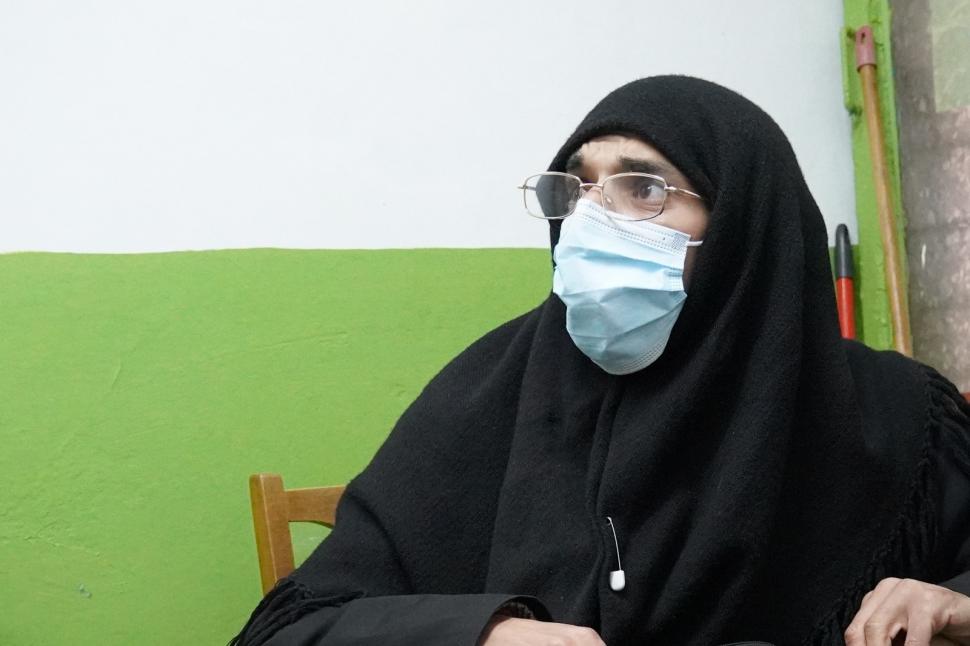 Bărbat deghizat în măicuță, prins în timp ce apela la mila trecătorilor: "Dumnezeu a spus: Cere şi ţi se va da” 820882