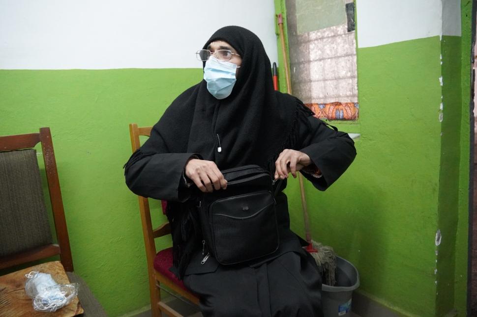 Bărbat deghizat în măicuță, prins în timp ce apela la mila trecătorilor: "Dumnezeu a spus: Cere şi ţi se va da” 820884