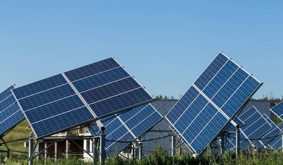 Noi reguli pentru programul Casa Verde Fotovoltaice 2023. Românii înscrişi au fost anunţaţi că urmează întârzieri