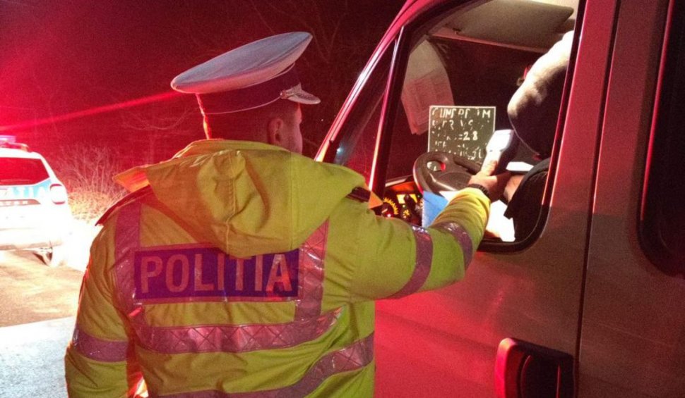 Un şofer din Suceava, cu o alcoolemie-record, a fost prins de poliţişti după o urmărire ca în filme