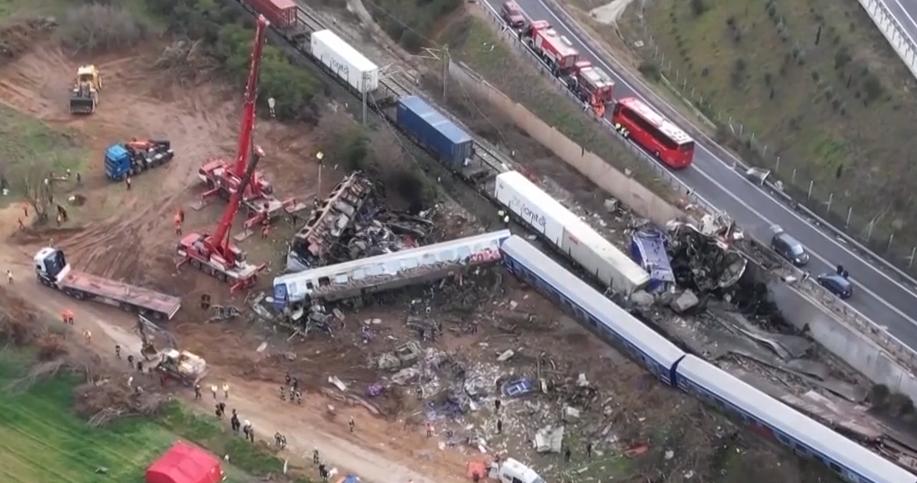 Ionuţ, românul mort în accidentul de tren din Grecia, va fi înmormântat acasă, la Brăila 821043