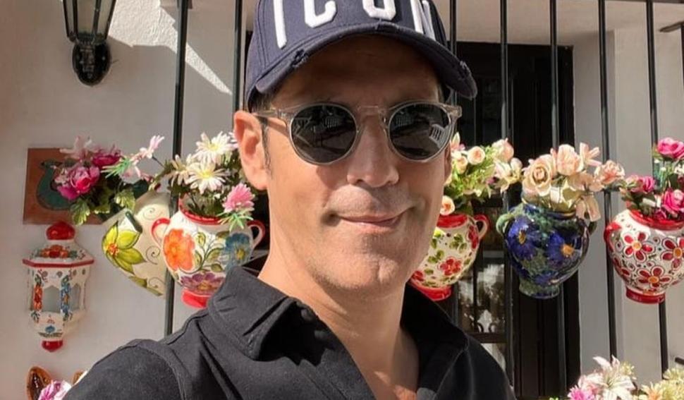 Recunoşti puştiul simpatic? Azi e un artist talentat care face furori printre românce 821005