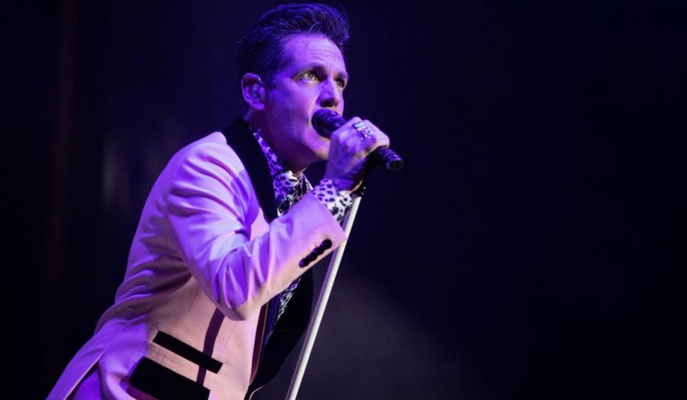 Recunoşti puştiul simpatic? Azi e un artist talentat care face furori printre românce 821009