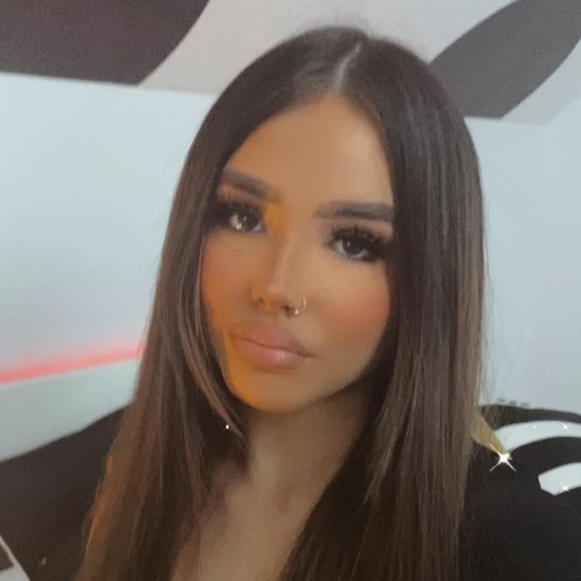 "Nu ne putem imagina această viață fără ea". O fată a murit în mod misterios la numai 16 ani, în casa sa dintr-un oraş din Scoţia 821235