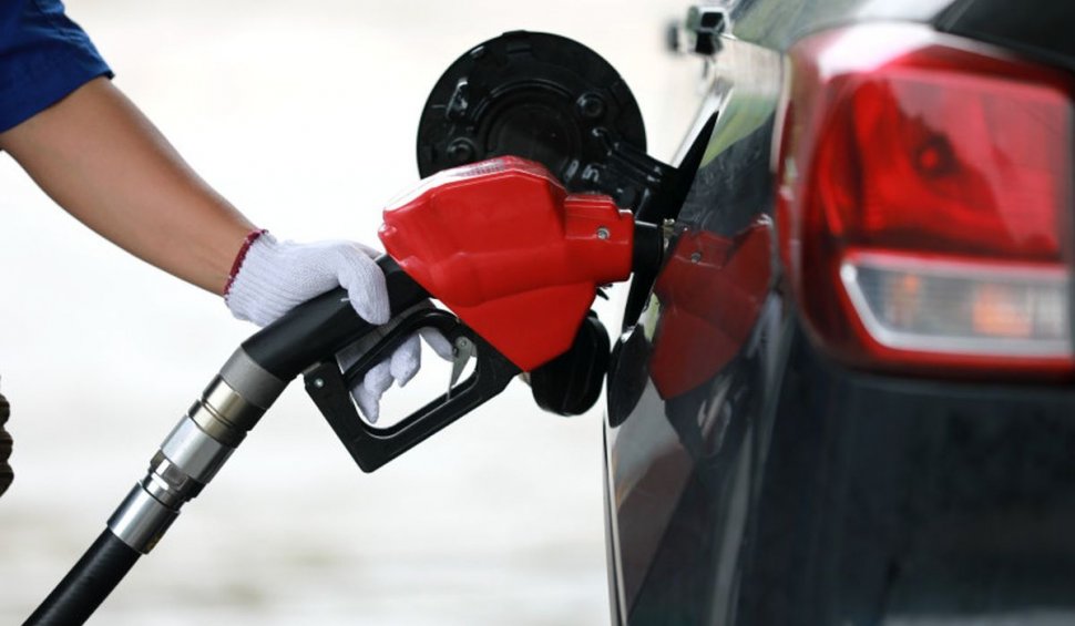 Benzina s-a scumpit iar. Prețul carburanţilor în România, astăzi, 8 martie 2023