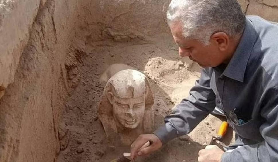 Descoperire uimitoare în Egipt | Cum arată sfinxul zâmbitor cu gropițe în obraji 821544