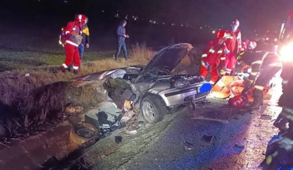 Doi oameni au murit într-un accident din judeţul Braşov | Circulaţia a fost oprită 821939