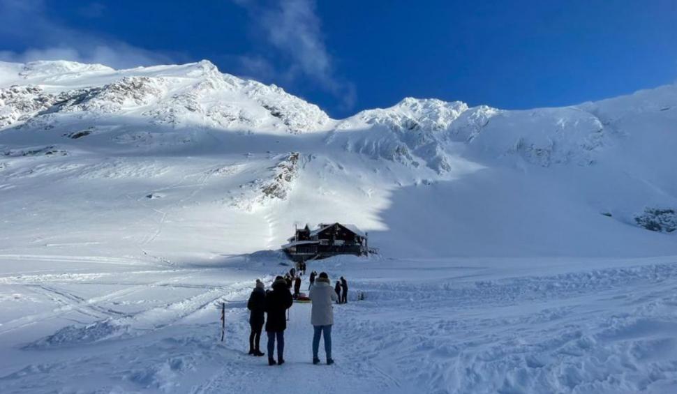 Ibiza din Munții Făgăraș: petreceri fierbinți la Hotelul de Gheață, până în aprilie 821875