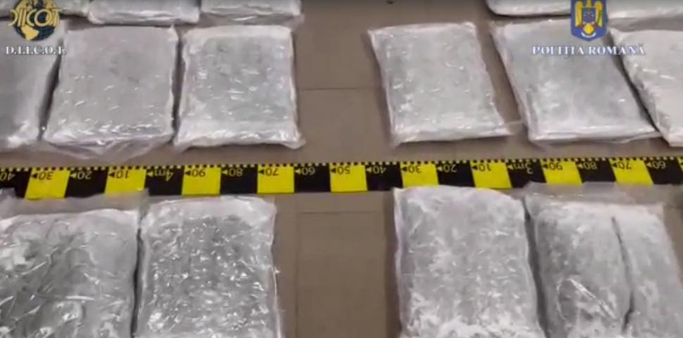 Un român şi-a trimis singur 37 de kilograme de canabis din Spania, prin curierat | Unde a ascuns drogurile 821883