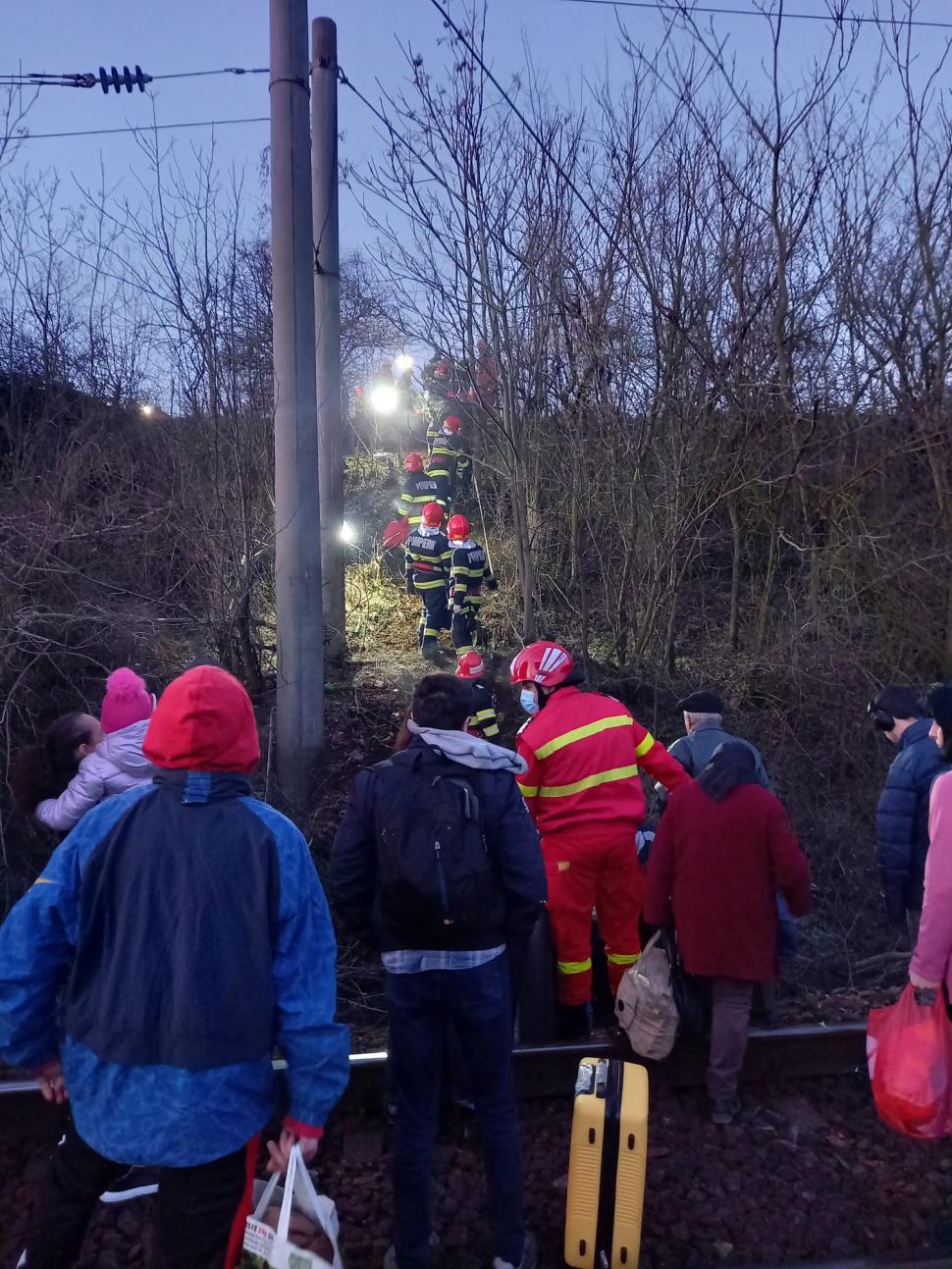 Accident feroviar în Teleorman | Trenul de călători IR 1822 a trecut pe roșu și a lovit un marfar aflat în mers 822343