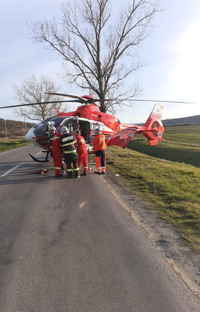 Un bărbat a murit, iar doi copii au ajuns la spital, după un accident produs în Arad 822724