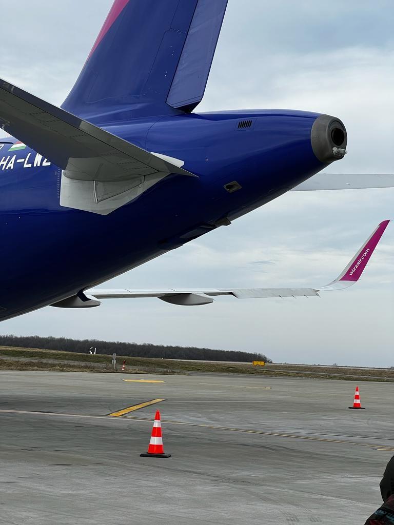 Două avioane s-au ciocnit pe pista Aeroportului din Suceava. Unul dintre aparate era plin cu călători 822661