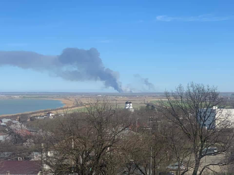 Incendiu violent în Ucraina | Fumul gros se vede de la Galați 822670
