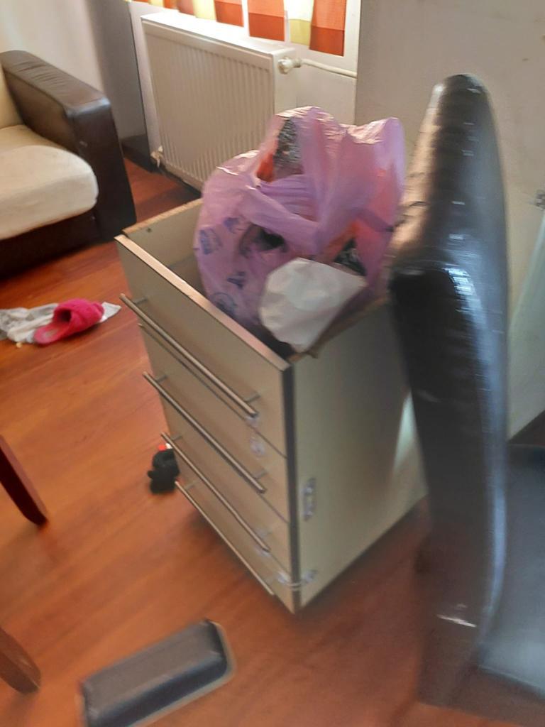 Un bărbat din Ploiești și-a găsit apartamentul complet distrus și cu datorii uriașe, după ce chiriașii au dispărut fără urmă 822881