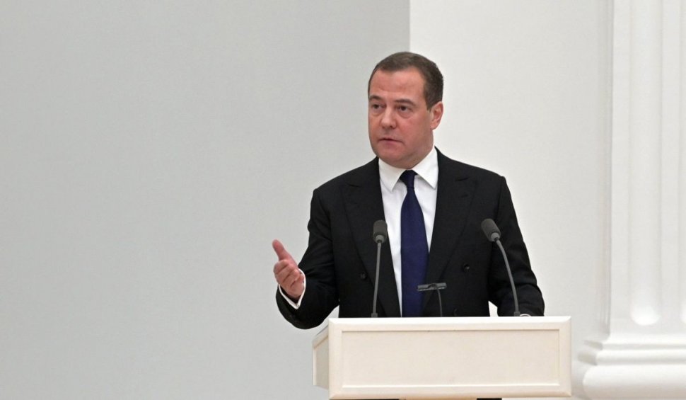 Dmitri Medvedev: "Mandatul de arestare al CPI pentru Vladimir Putin are valoarea hârtiei igienice"