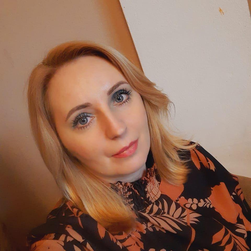 "Mă voi ruga pentru sufletul tău". O mamă din Sebiș și-a pus capăt zilelor, la fel ca soțul ei. Femeia a fost găsită în baie de unicul său fiu 823362