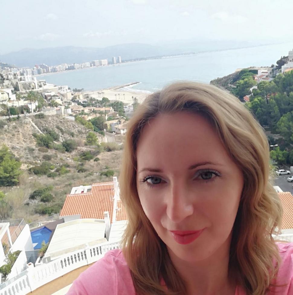 "Mă voi ruga pentru sufletul tău". O mamă din Sebiș și-a pus capăt zilelor, la fel ca soțul ei. Femeia a fost găsită în baie de unicul său fiu 823363