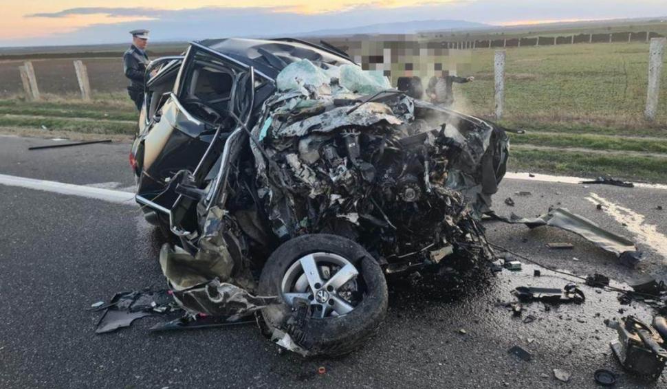 El este Cristian, directorul de şcoală mort la 37 de ani în accident. În urmă cu un an îi lăsa un mesaj de adio fiului său 823513